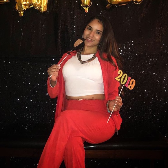 Meet your Posher - Picture 1 of 1